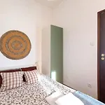 House 1 * Labruge